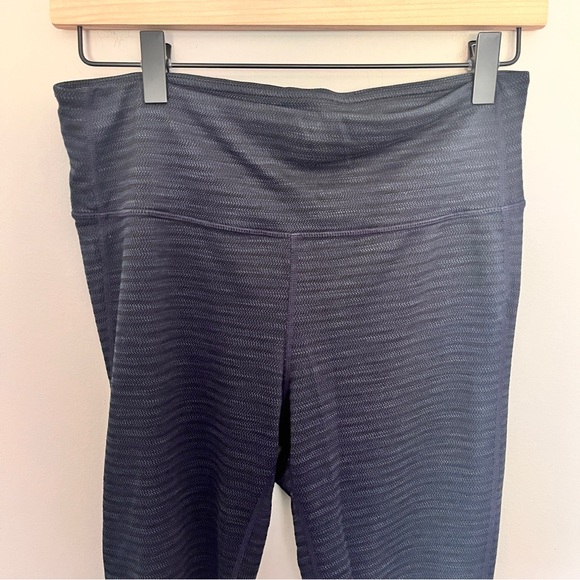 Athleta Navy Stripe Leggings - Size Medium - Picture 3 of 8